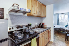 Studio w/ King Bed near Dwtn
